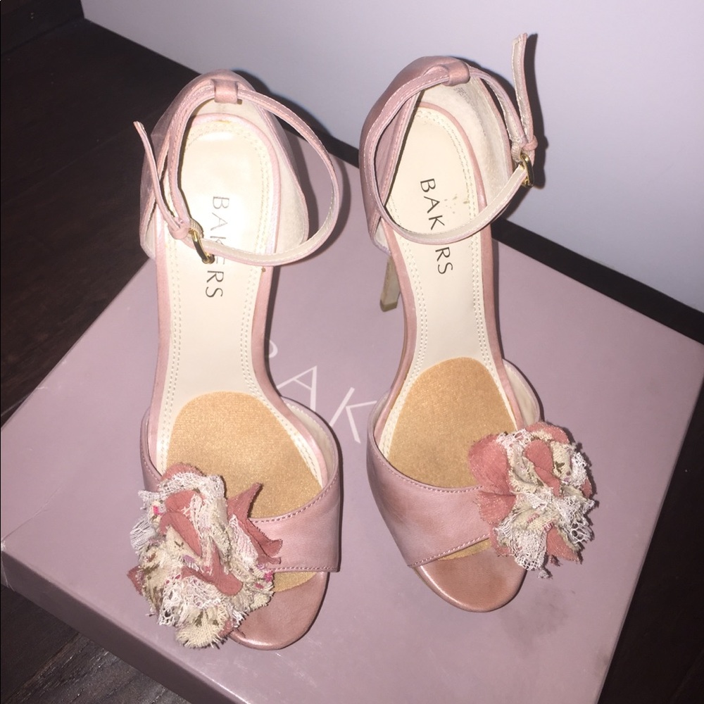 Platform Sandals - Picture 3 of 4